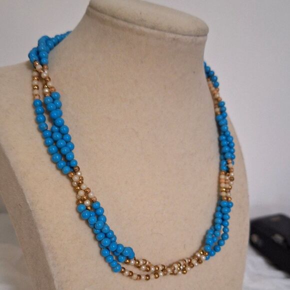 A Vintage Women's Choker Necklace Beaded Layered Grandma Core Torsade Style - Picture 1 of 8